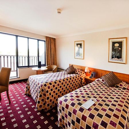 Reading Lake Hotel Екстериор снимка