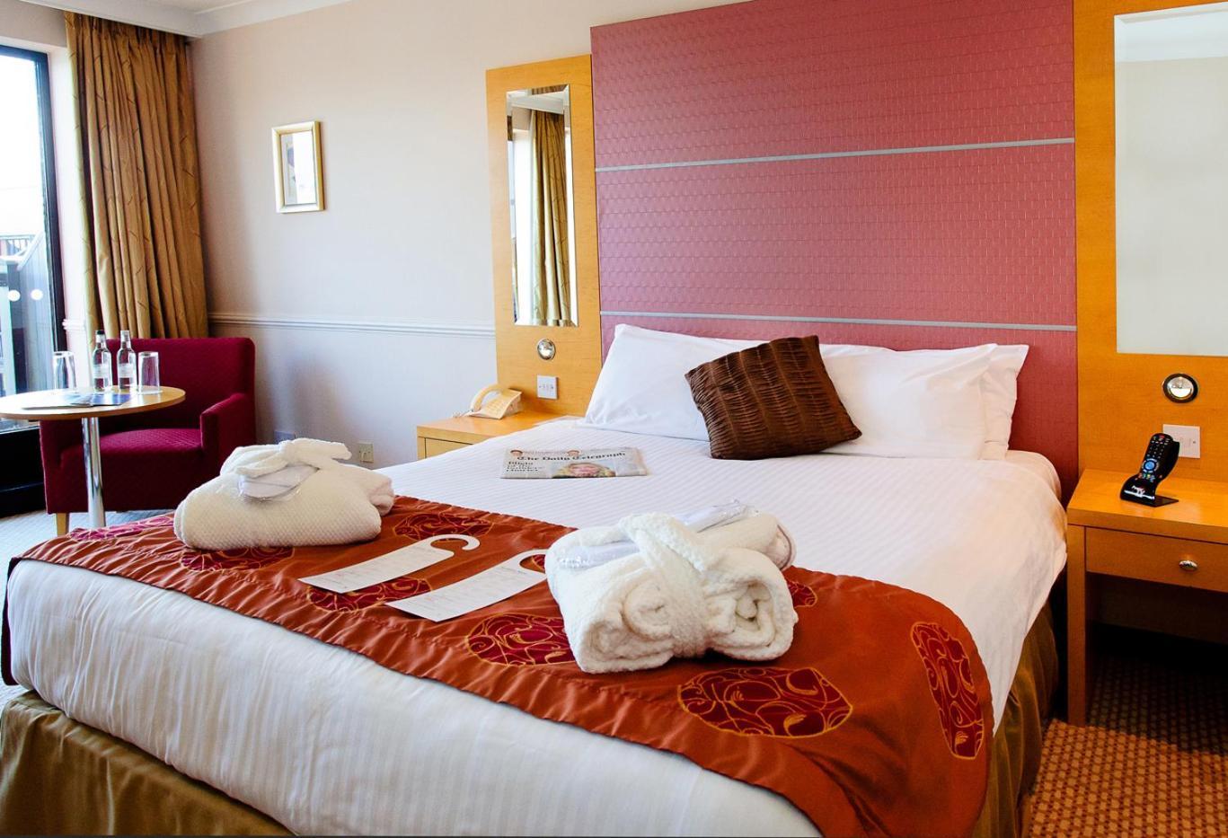 Reading Lake Hotel Екстериор снимка