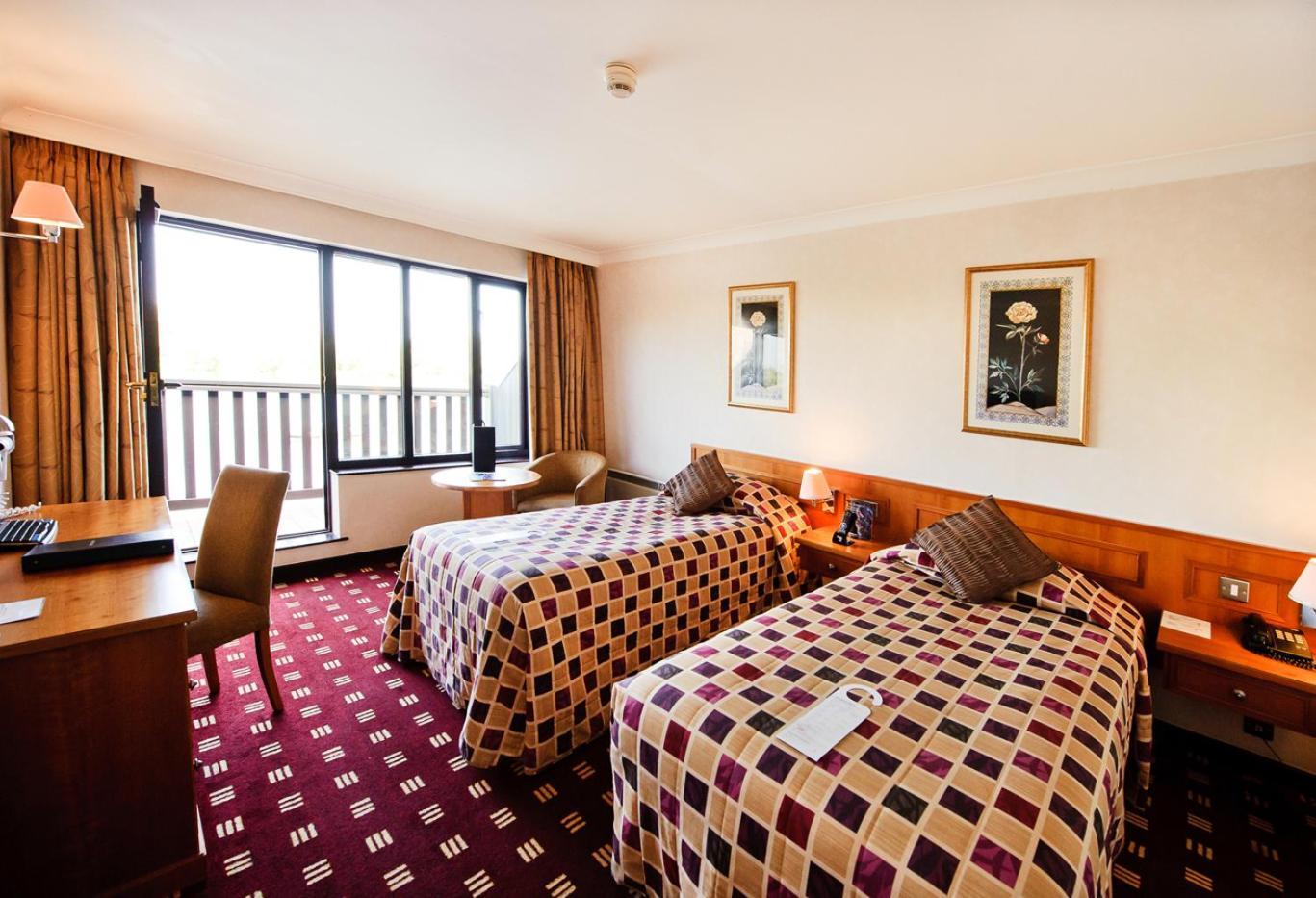Reading Lake Hotel Екстериор снимка