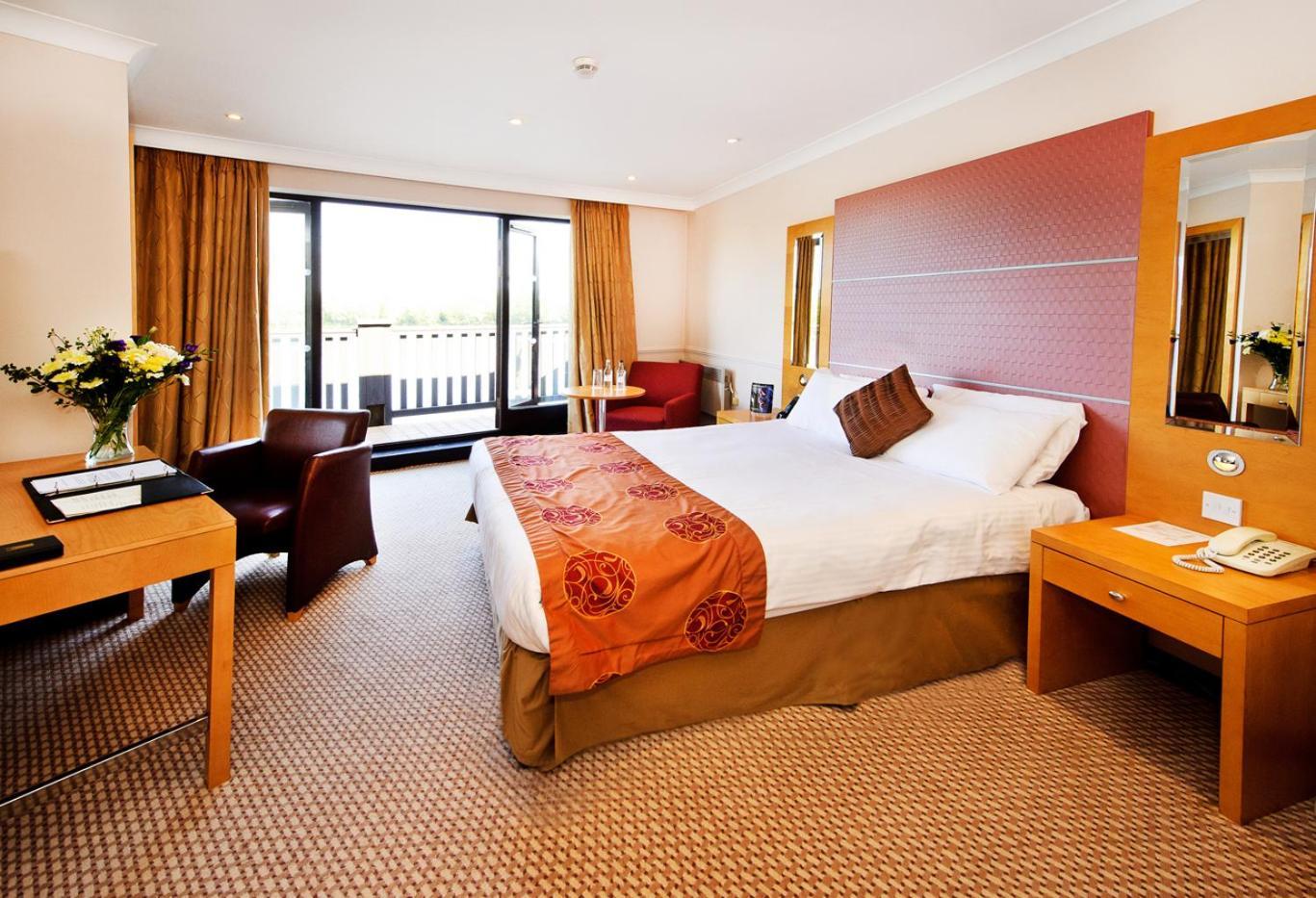 Reading Lake Hotel Екстериор снимка