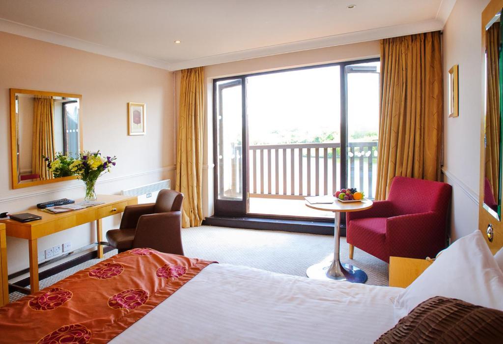 Reading Lake Hotel Екстериор снимка