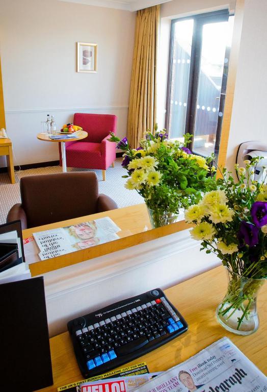 Reading Lake Hotel Екстериор снимка
